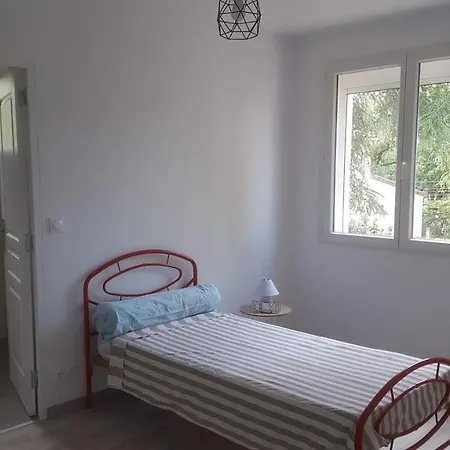 Entiere De 145m² Calme En Petite Camargue ボーヴォワザン
