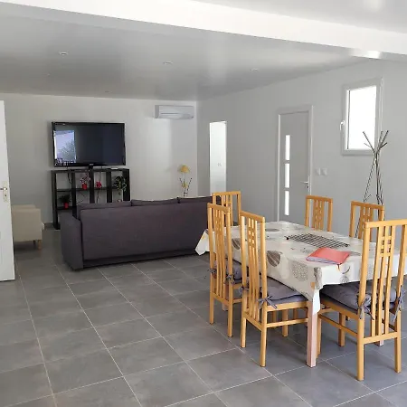 ヴィラ Entiere De 145m² Calme En Petite Camargue *